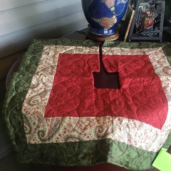 Handmade Tree Skirt  - Picture 3 of 9